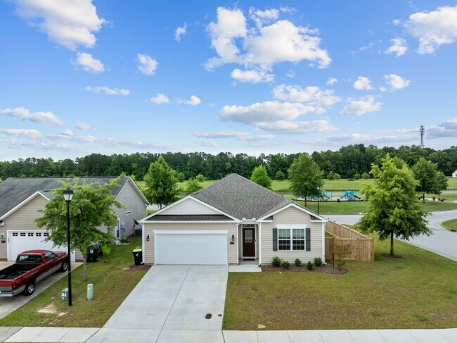 Building Photo - 400 Louisia Mae Way