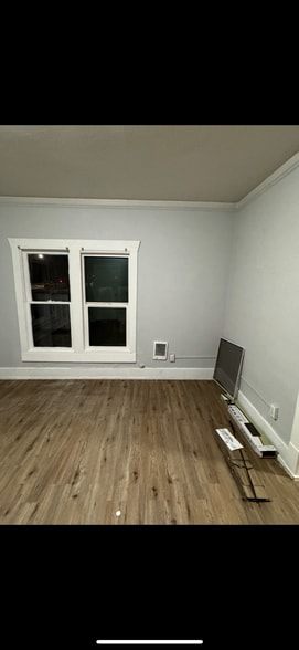 Building Photo - 216 Methow St