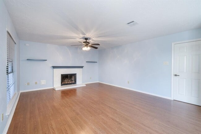 Building Photo - 4330 Heathfield Dr