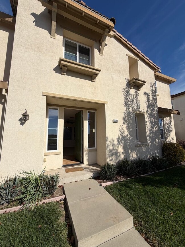 Building Photo - 4 bedroom | 2.5 bathroom | Single family home in West Sacramento's Bridgeway Lakes neighborhood