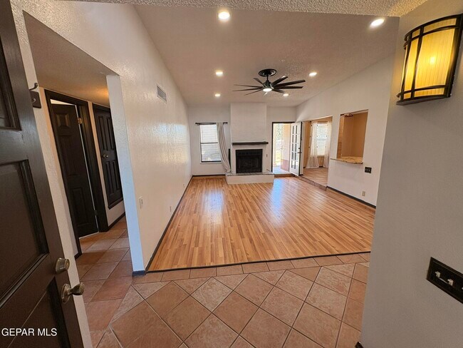 Building Photo - 7148 Villa Hermosa Dr