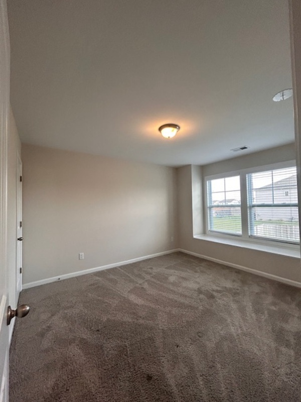 Building Photo - 747 Bustling Br Ln