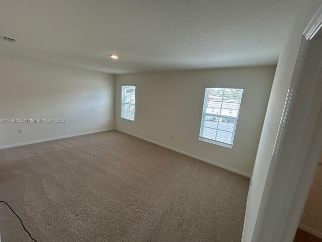 Building Photo - 3464 Sandalwood Dr