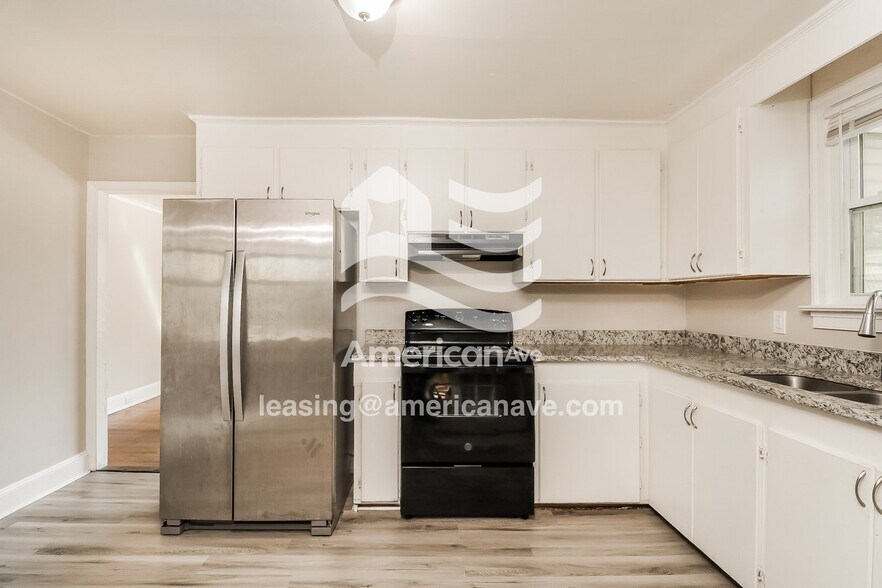 Building Photo - 1490 Cameron St