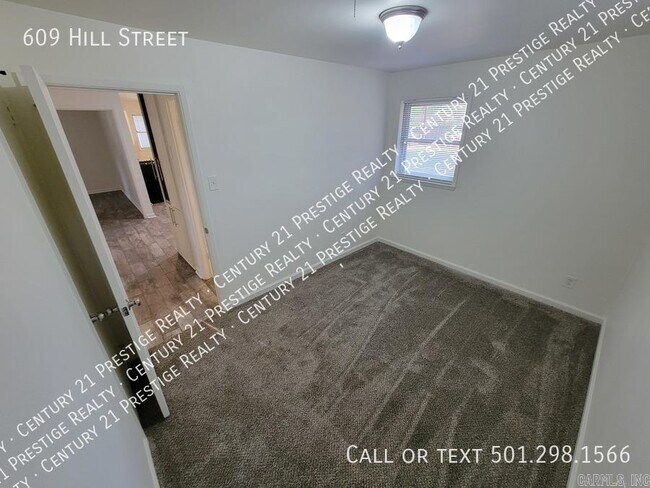 Building Photo - 609 Hill St