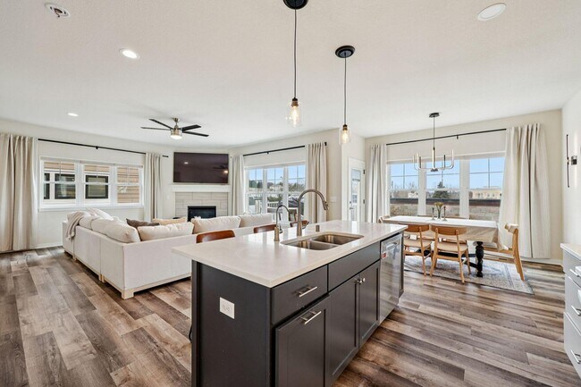 Building Photo - 2945 N 186th St