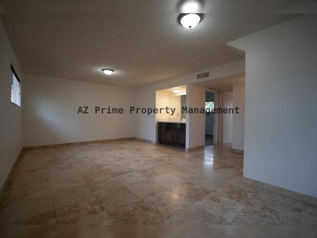 Building Photo - 1104 E Bell De Mar Dr