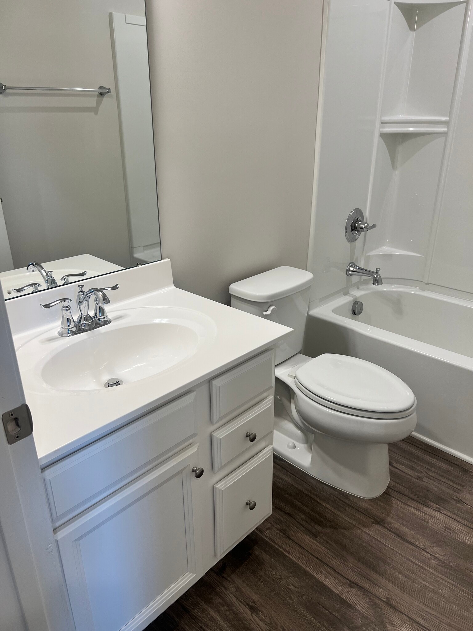 3rd Floor | Full Bath - 382 Cotton Brook Dr