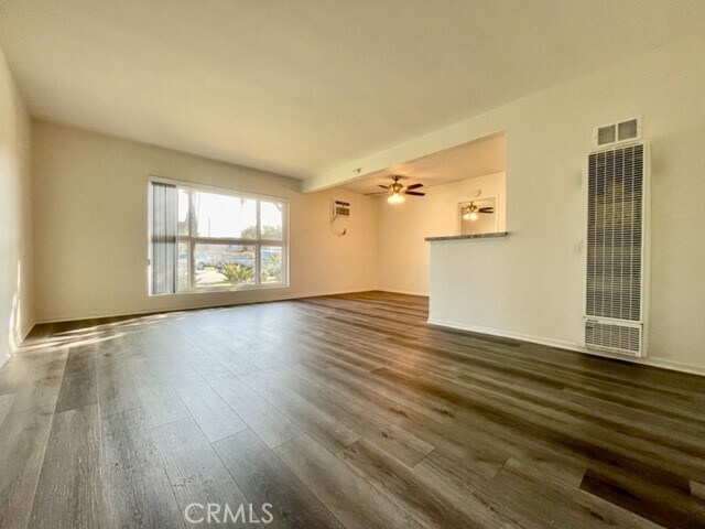 Building Photo - 1811 W Sallie Ln