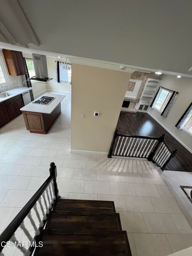 Building Photo - 334 W Avenida De Las Flores