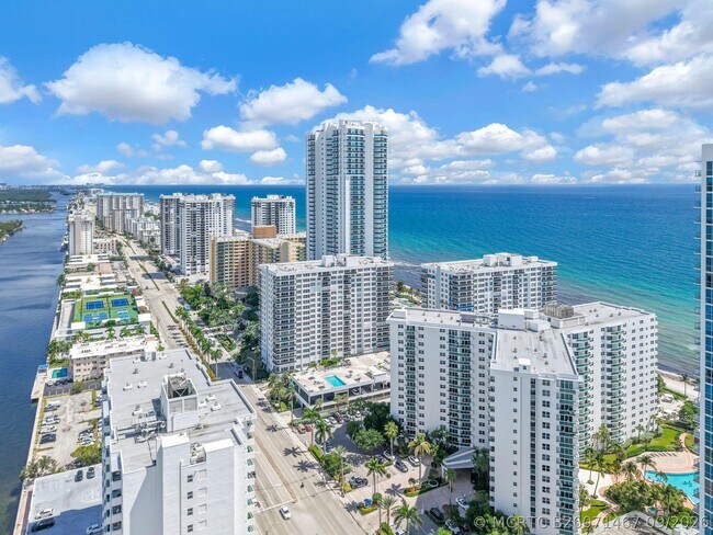 Building Photo - 3001 S Ocean Dr