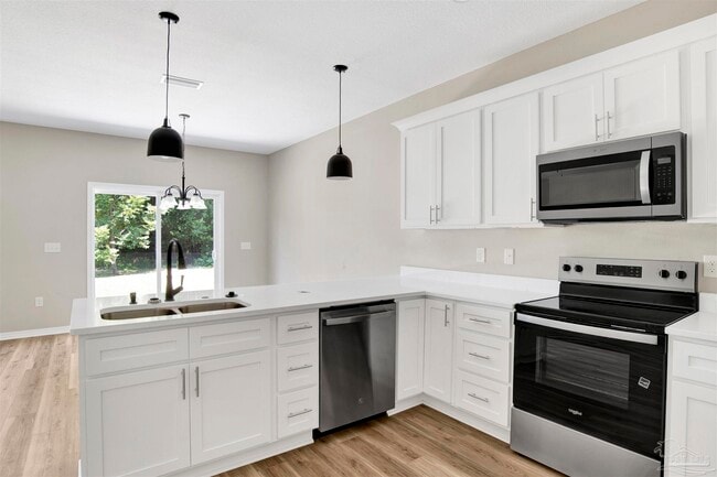 Building Photo - 4 Tennessee Dr