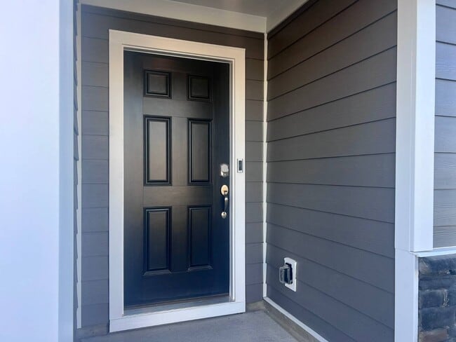 Building Photo - 1988 Rosedale Rdg Ave