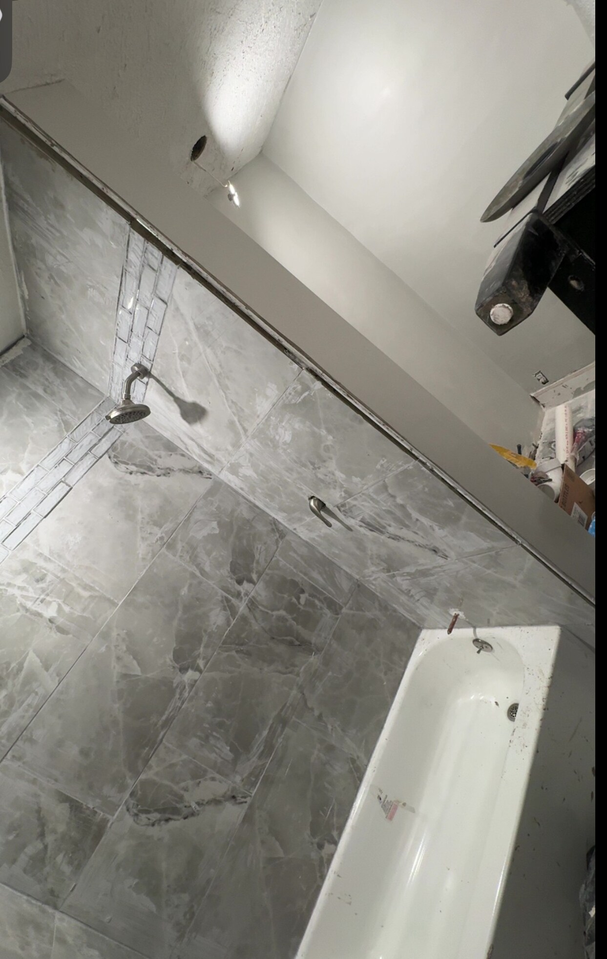 90-95 sqft bathroom, double vanity, tiled, 3 GFCI outlets, great water pressure - 125 Blymyer Ave
