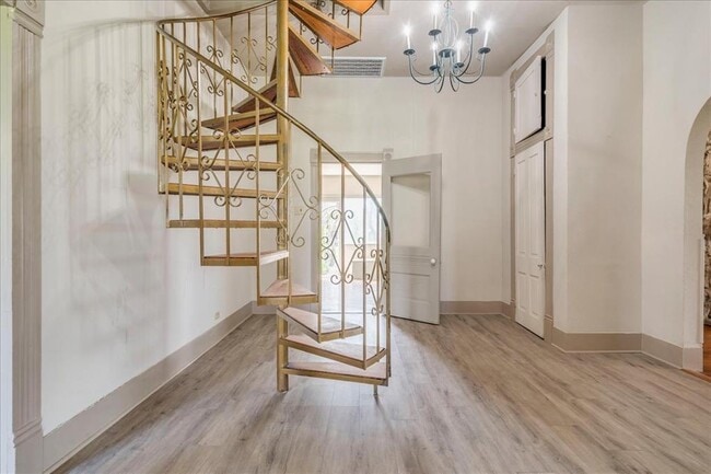 Building Photo - 6400 Cypress Rd