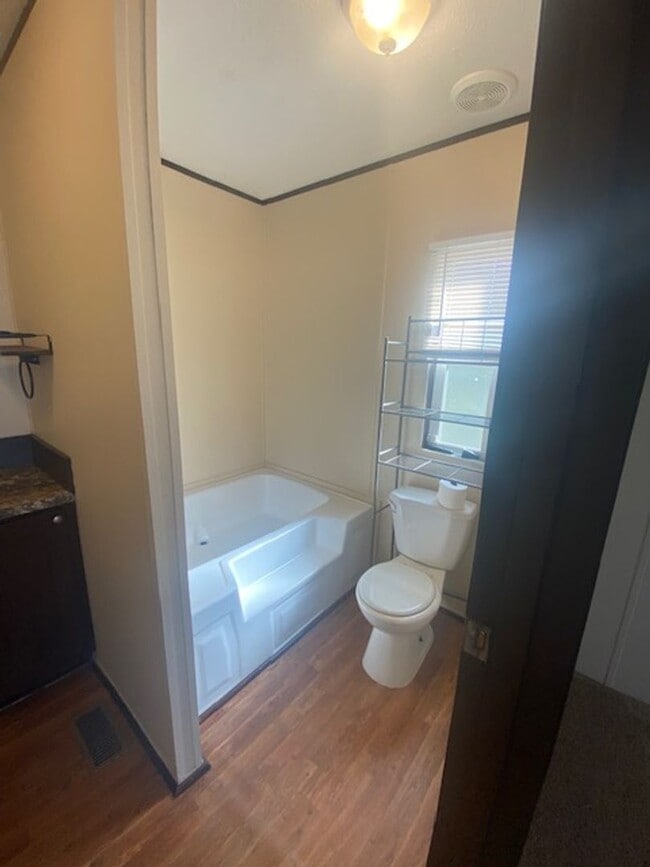 Building Photo - Three Bedroom Two Bath in Lee County, Phenix City, AL