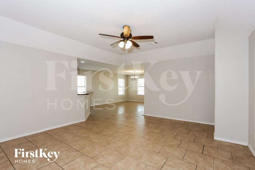 Building Photo - 6612 Gillis Johnson St