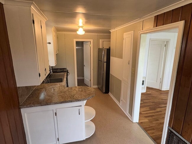 Building Photo - 1 Bedroom Duplex in Downtown Eugene