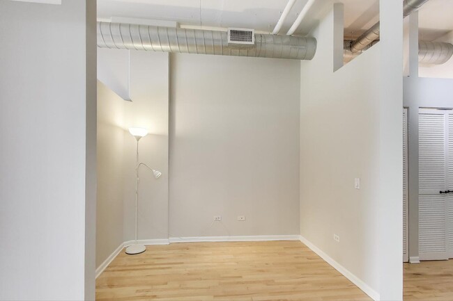 Building Photo - 1301 W Madison St