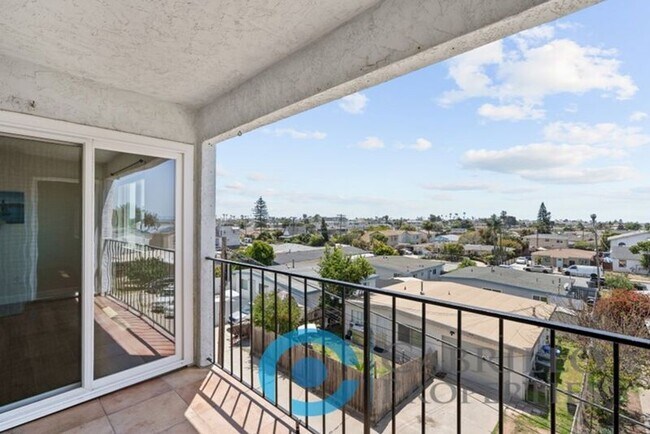 Building Photo - 526 11th St