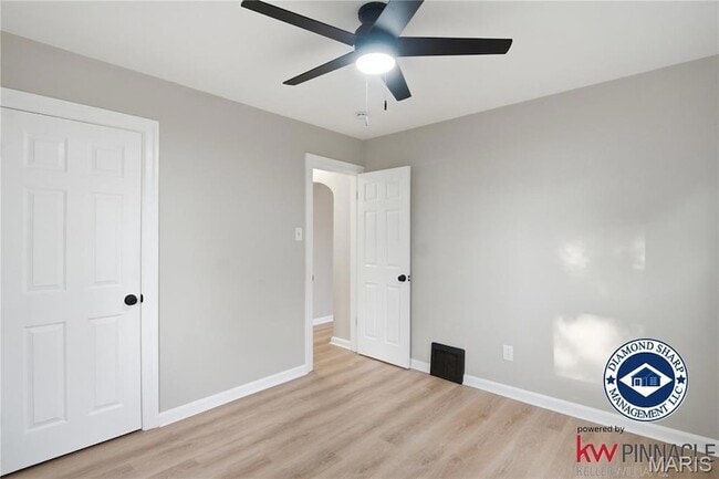 Building Photo - 128 Mounds Ave