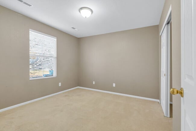 Building Photo - 857 Stagecoach Dr