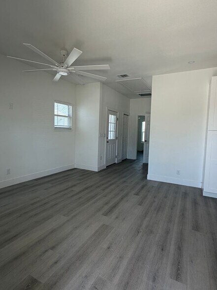 Building Photo - 2427 W Southcross Blvd