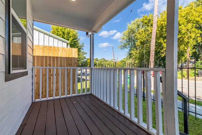 Building Photo - 3440 Bremond St