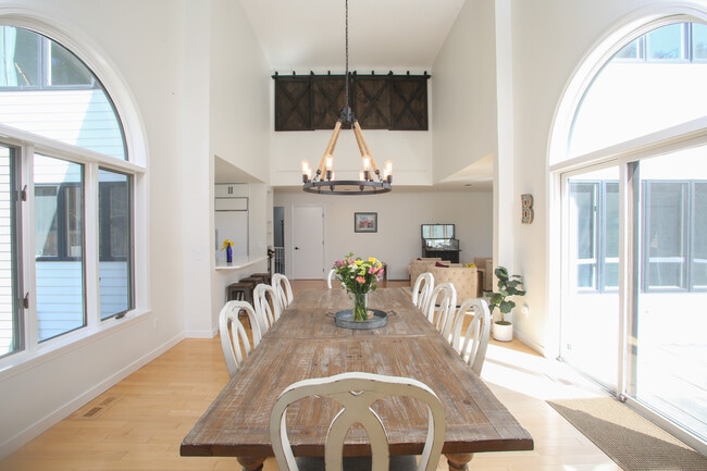 Building Photo - 23 Cross Rd