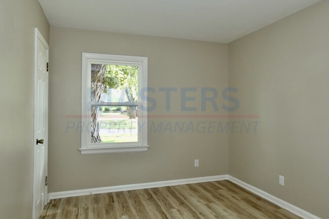 Building Photo - 3453 St Bernard Dr