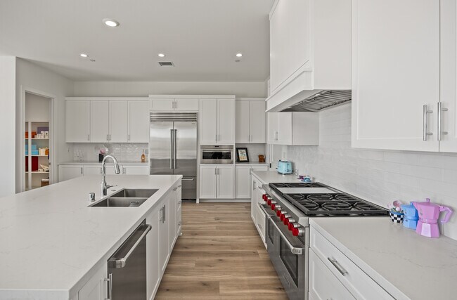Building Photo - 135 Oakstone