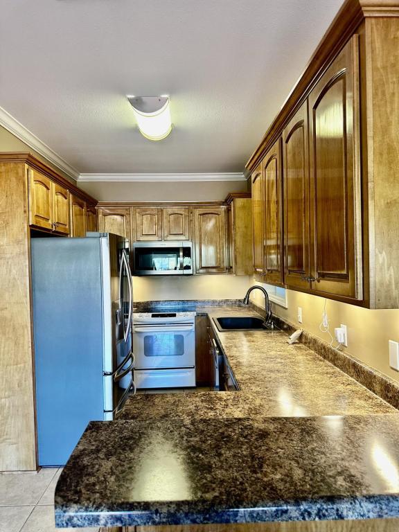 Building Photo - 124 Whitney Ave