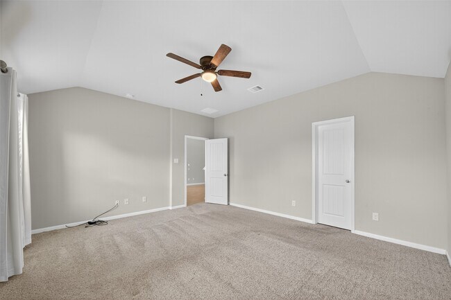 Building Photo - 718 Harvest Bluff Dr