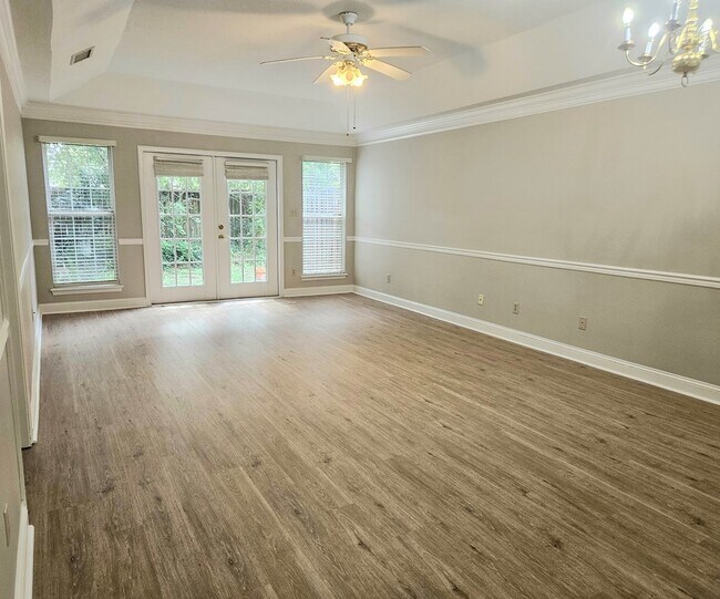 Building Photo - 230 Tall Timbers Rd