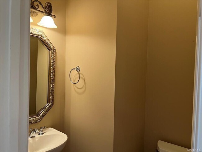 Building Photo - 2230 Wyndgate Dr