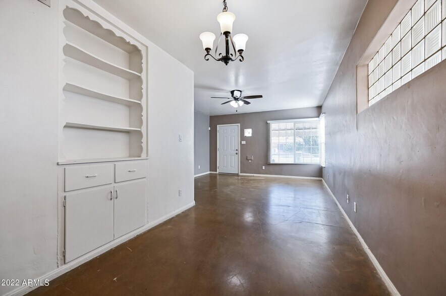 Building Photo - 344 E Virginia Cir