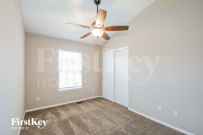 Building Photo - 3017 Valley Oaks Dr