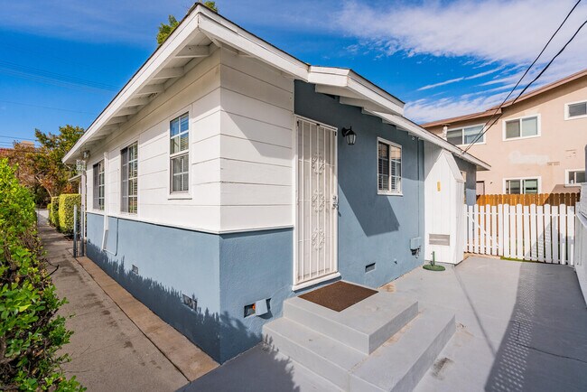 Building Photo - 5534 Kester Ave