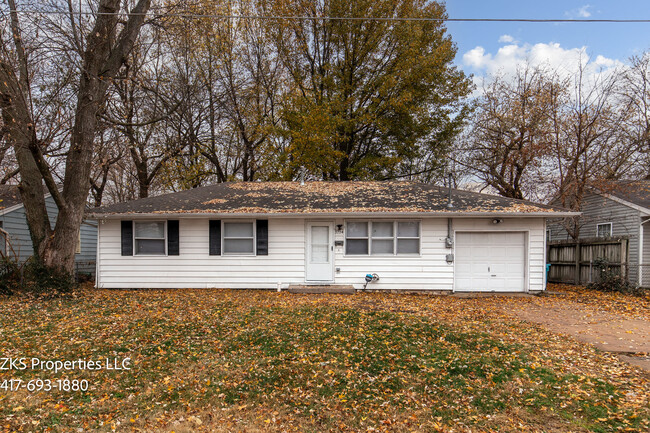 Primary Photo - 2224 W Bodeb St