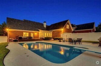 Building Photo - 1408 Aramore Dr SE