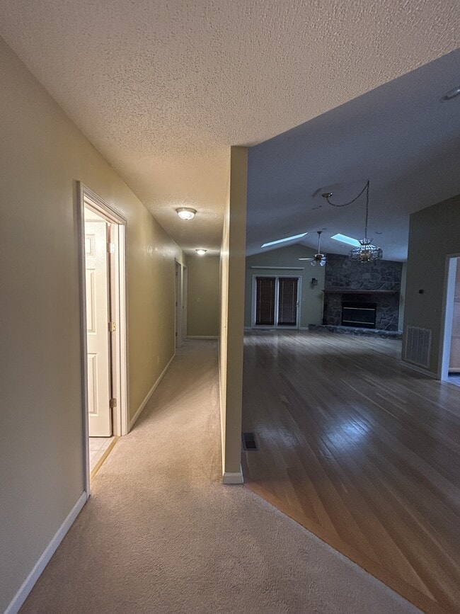 Building Photo - 140 Havenridge Cir