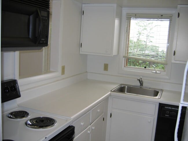 Building Photo - 2312 Price Ave