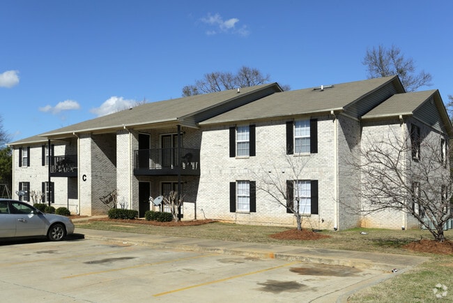 Primary Photo - Poplar Pointe