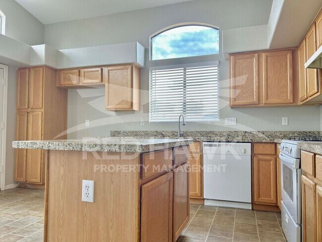 Building Photo - 780 E Glenmere Dr