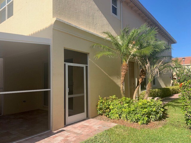 Building Photo - 9488 SW Merlin Ct