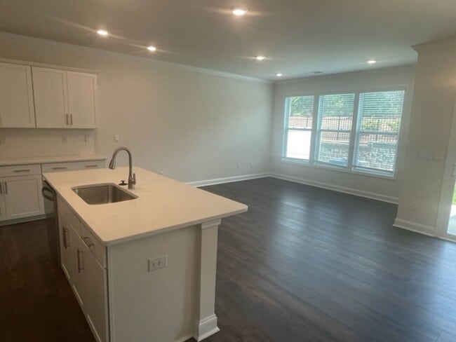 Building Photo - COMING SOON: Beautiful 3BR 2.5BA Townhome w/ 1 Car Garage • Updated Kitchen in Huntersville