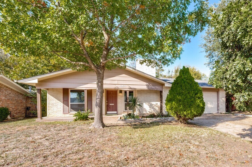 Building Photo - 13815 Stonemoss Dr