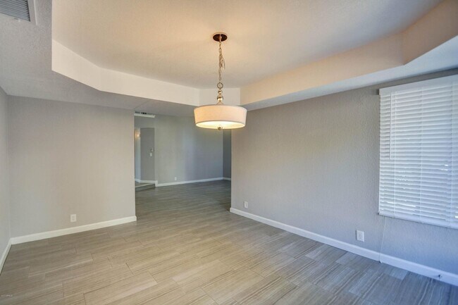 Building Photo - Offering 3 spacious bedrooms, 2.5 baths, l...