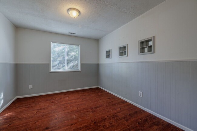 Building Photo - 5108 Hawk Springs Dr