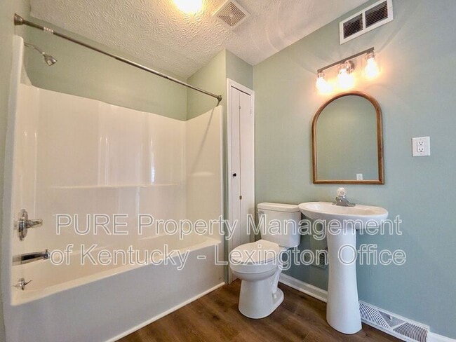 Building Photo - 3728 Crosby Dr